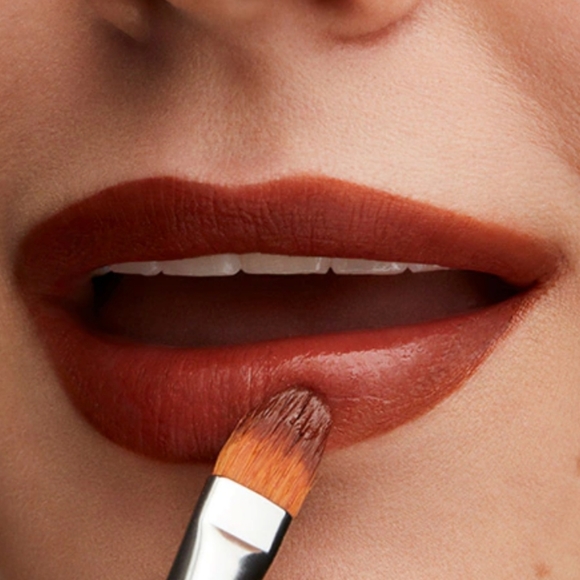 MAC Can't Dull My Shine Lustreglass Lipstick - Picture 5 of 9